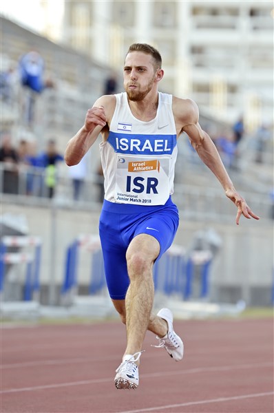 שורף מסלולים (צילום: טיבור יגר)